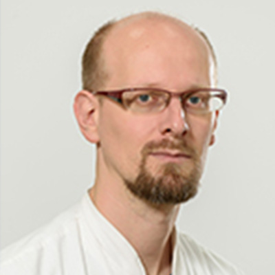 Dr Nemanja Popović